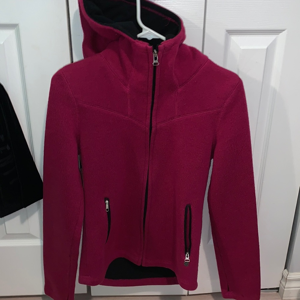 Women’s bench sweater